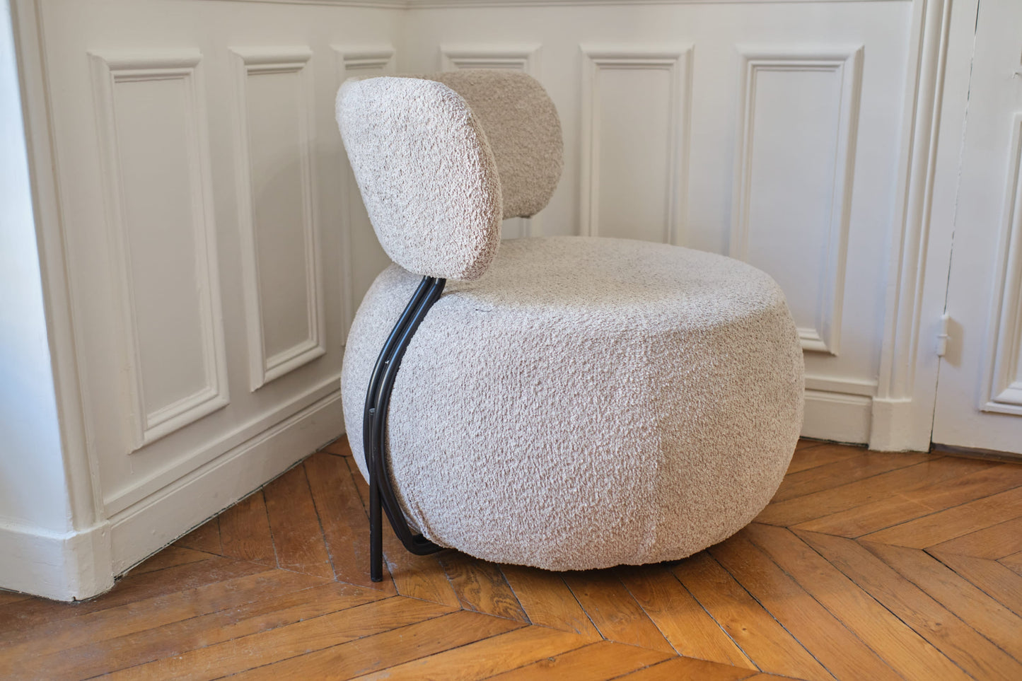 Fauteuil rond en laine bouclée