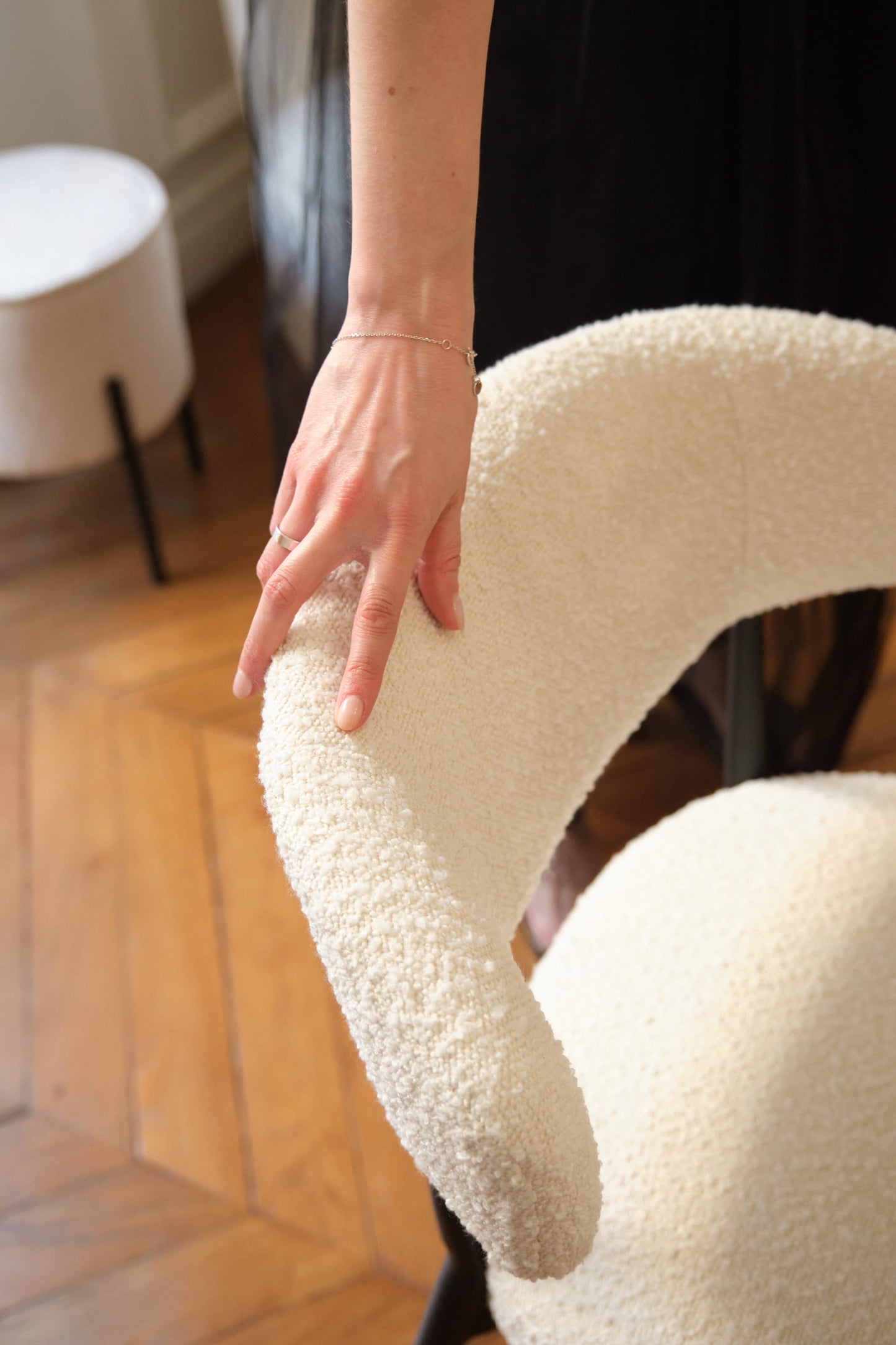 Lot de 2 chaises de salle à manger en tissu bouclette blanche & métal noir Mona