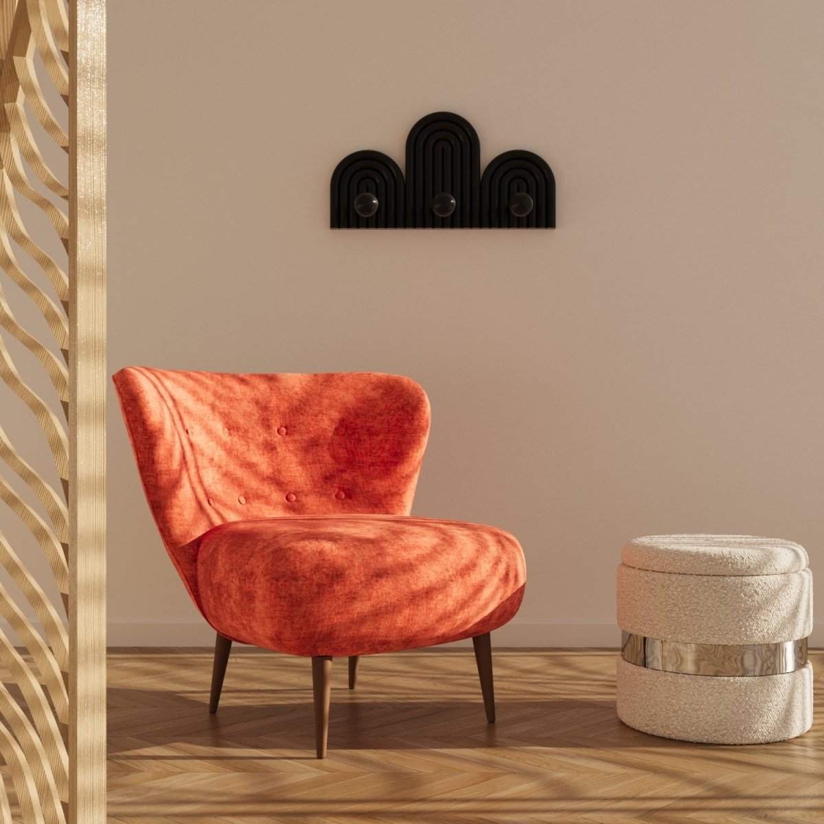 Fauteuil en velours ocre et bois