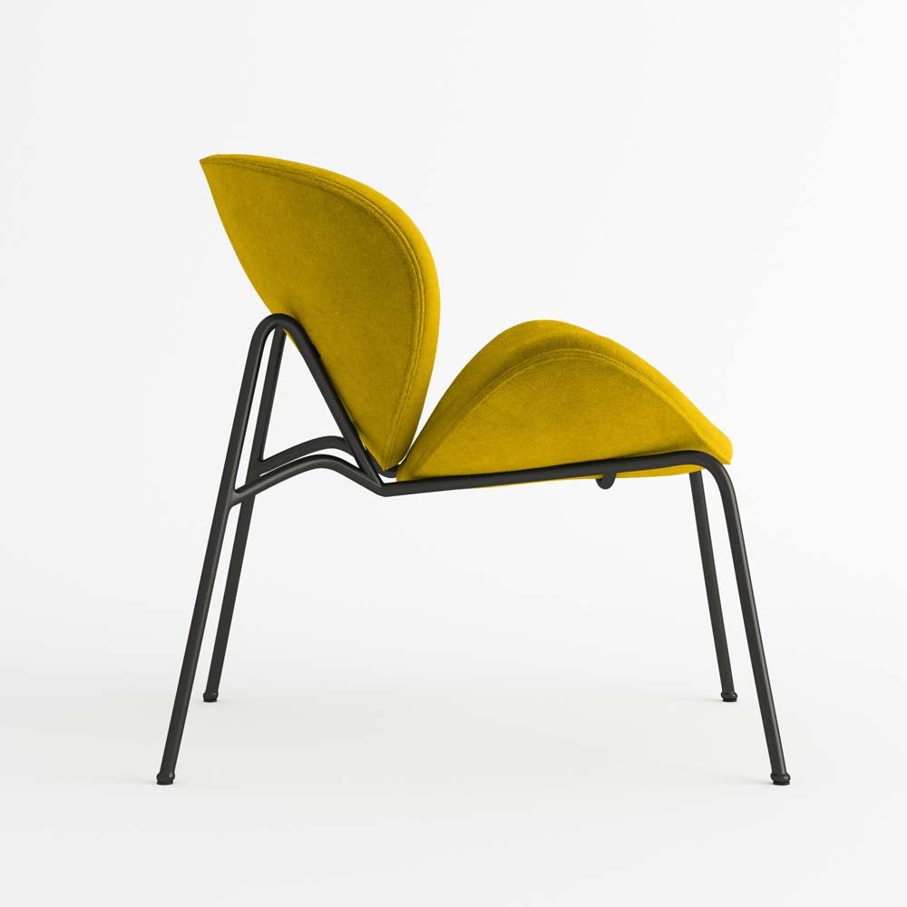 Fauteuil en velours jaune moutarde