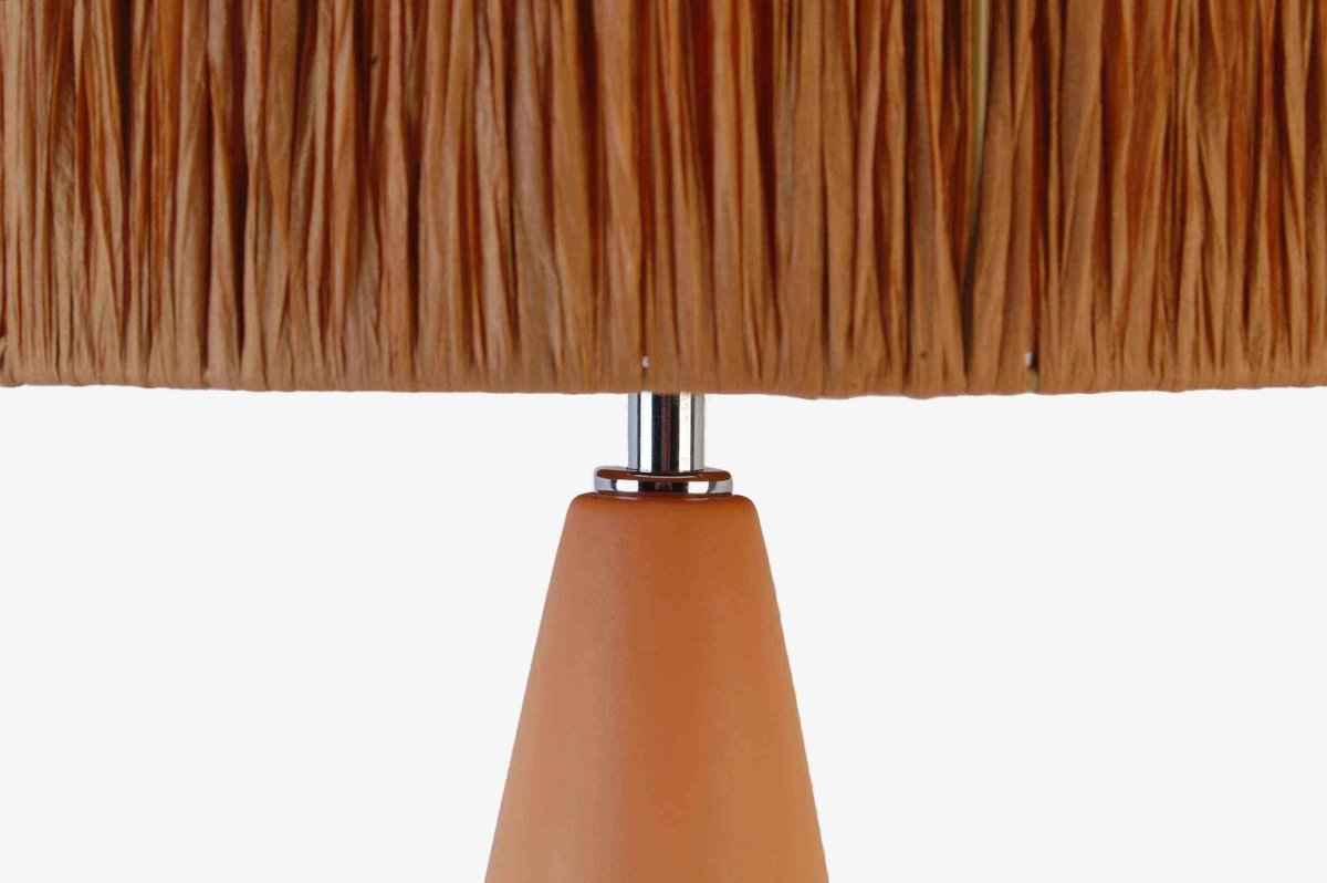 Lampe à poser en terre cuite et raphia