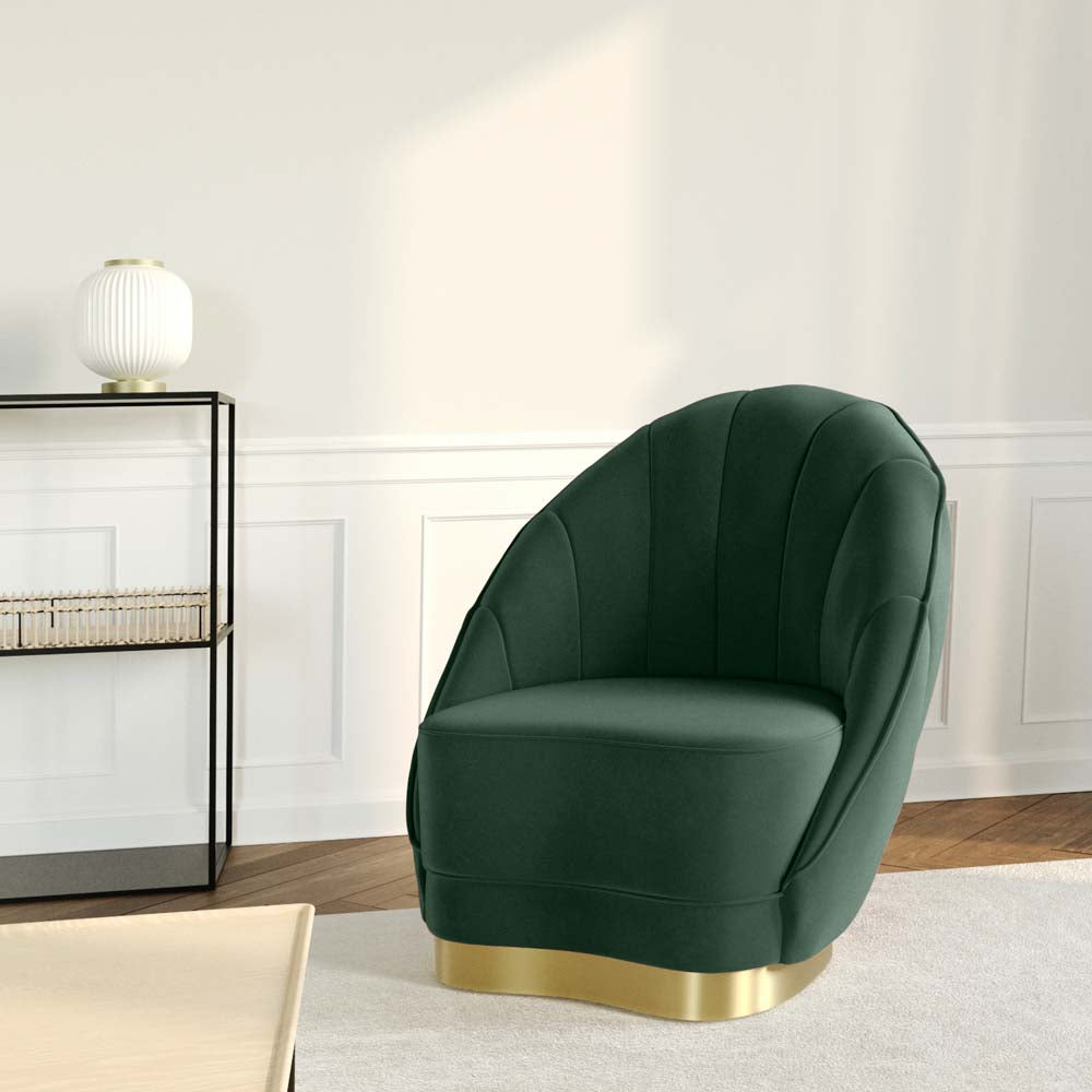 Fauteuil en velours vert sapin, piètement cerclage doré effet laiton
